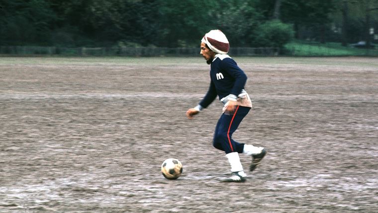 Η εμβληματική φόρμα του Bob Marley μόλις (ξανα)κυκλοφόρησε