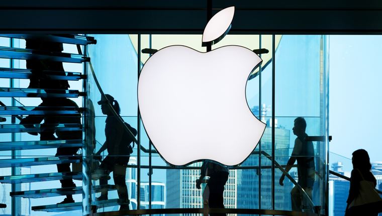 H Apple δίνει τα ρέστα της στην τεχνητή νοημοσύνη