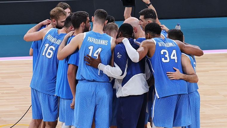 Τα δύο σενάρια που στέλνουν την Εθνική στους '8'