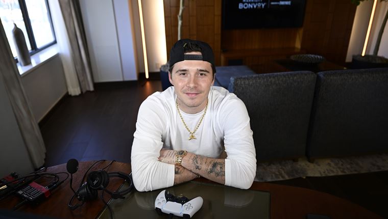 Ο Brooklyn Beckham μόλις επιτέθηκε στους γονείς του, David και Victoria μέσω Instagram