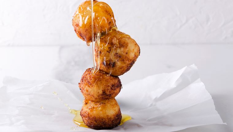 Πώς θα φτιάξεις τα τέλεια ναπολιτάνικα struffoli