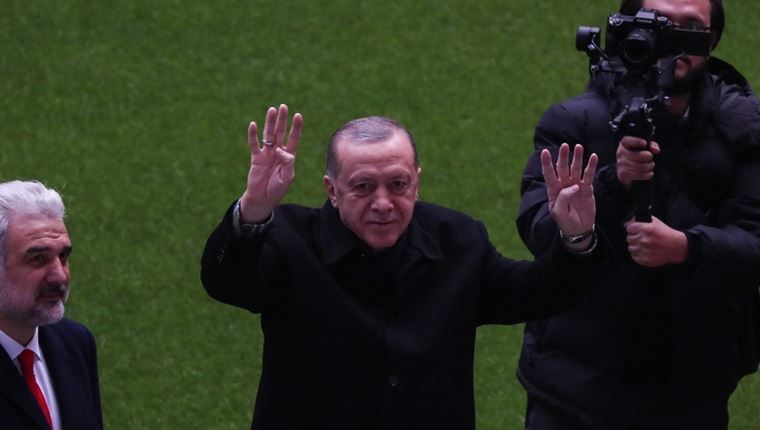 Πώς μεταφράζονται οι ξαφνικές &quot;αγάπες&quot; Erdogan - Sisi