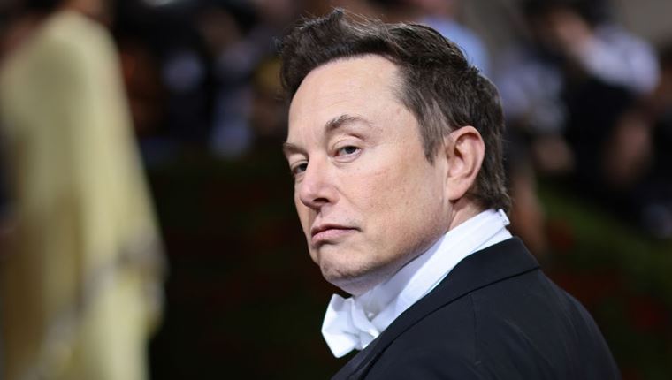 Η transgender κόρη του Elon Musk αλλάζει ονοματεπώνυμο