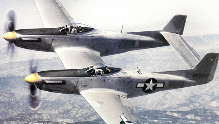 Το μοναδικό F-82 Twin Mustang που πετά ακόμη ψάχνει νέο πιλότο