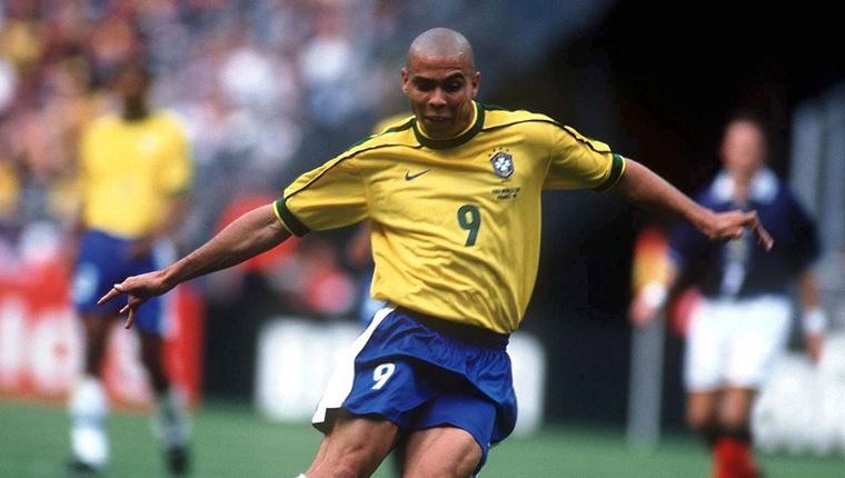 Όλοι νοσταλγούν το ποδόσφαιρο των 90s