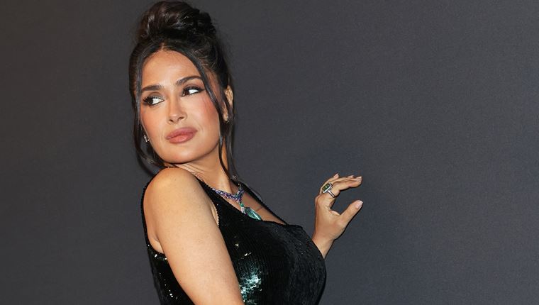 Βρήκαμε την πιο &#39;καυτή&#39; εμφάνιση της Salma Hayek που δεν τη θυμάται κανείς (βίντεο)