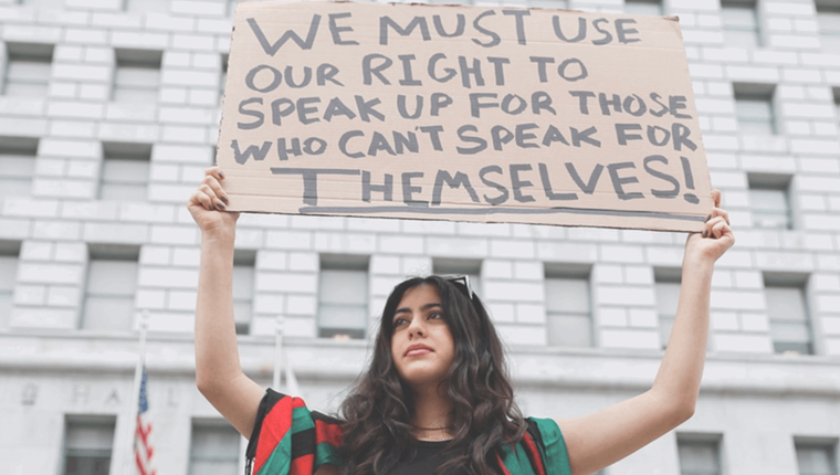 Γιατί οι celebrities δεν μιλούν για το Αφγανιστάν