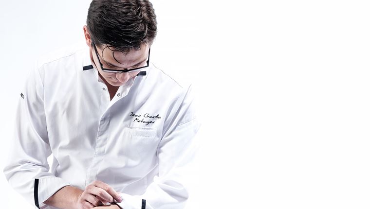 Το Island υποδέχεται τον Jean-Charles Metayer