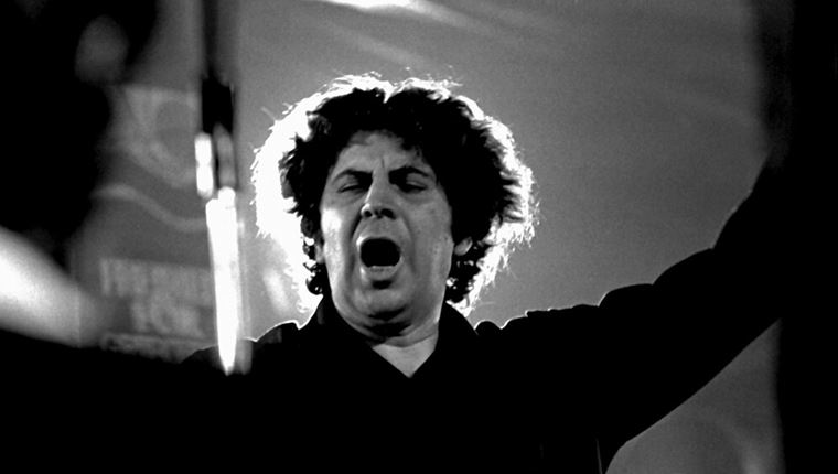 &quot;Ζήτω η ομορφιά. Ζήτω η αγάπη&quot;: Τα ημερολόγια του Μίκη Θεοδωράκη