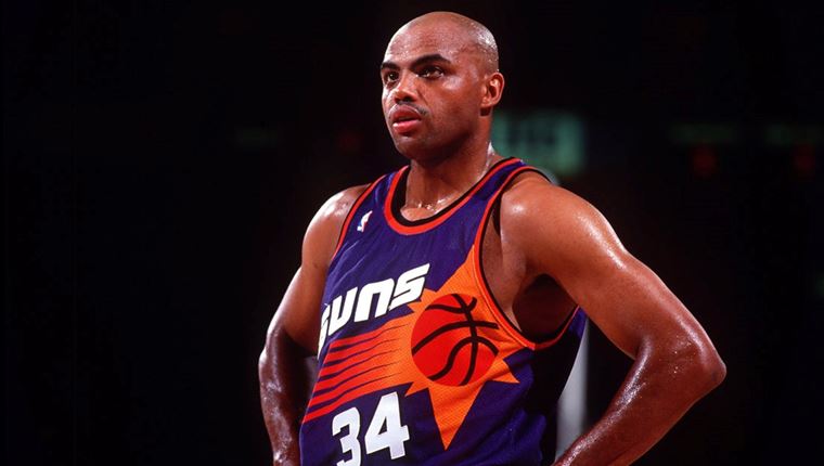 Ο Charles Barkley πετσοκόβει τους αντιεμβολιαστές