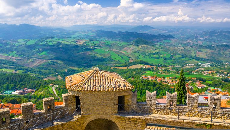 Στο Σαν Μαρίνο για εμβολιαστικό τουρισμό