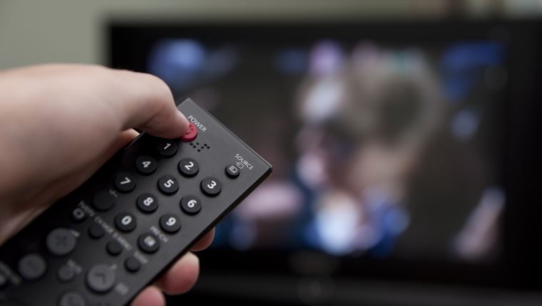 Να αφήνω την τηλεόραση στο stand-by ή να την βγάζω απ' την πρίζα;