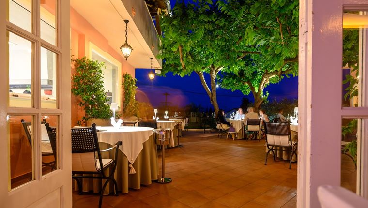 Χρυσοί Σκούφοι 2025: Αυτά είναι τα καλύτερα εστιατόρια της Ελλάδας