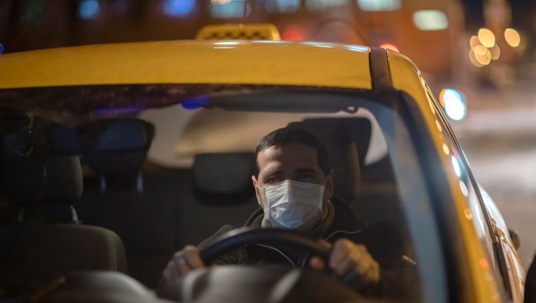 Γιατί οι ταξιτζήδες κινδυνεύουν περισσότερο από ιούς
