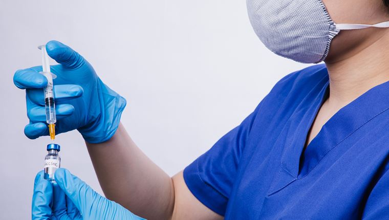 Το εμβόλιο της Pfizer/BioNTech εγκρίθηκε για μαζική χρήση