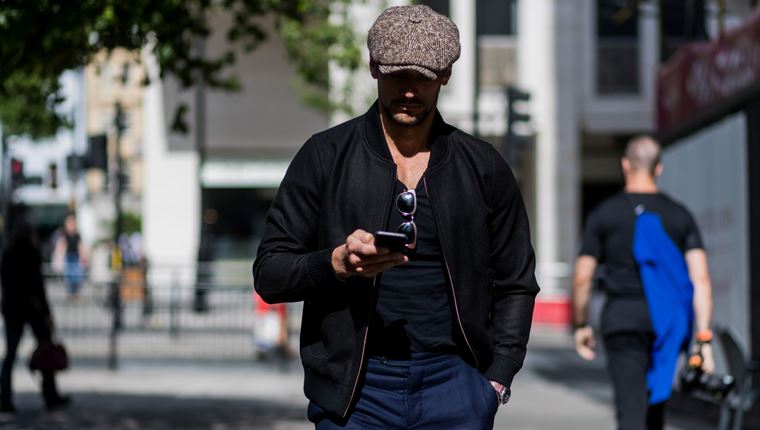 Μαύρο t-shirt και τον χειμώνα