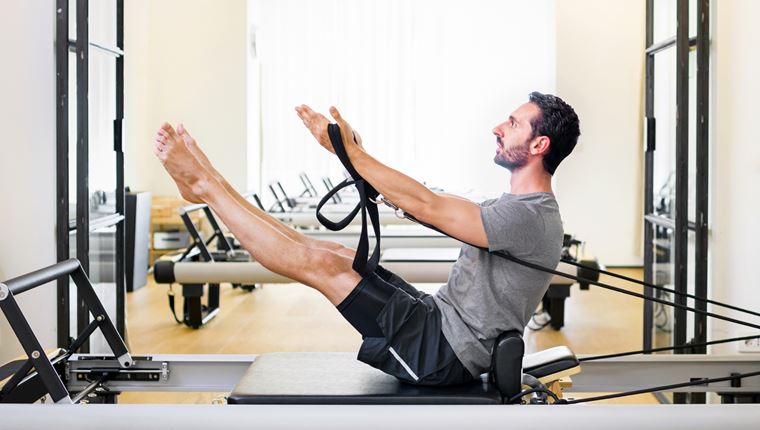 6 ασκήσεις Pilates για πανίσχυρα πόδια και κορμό