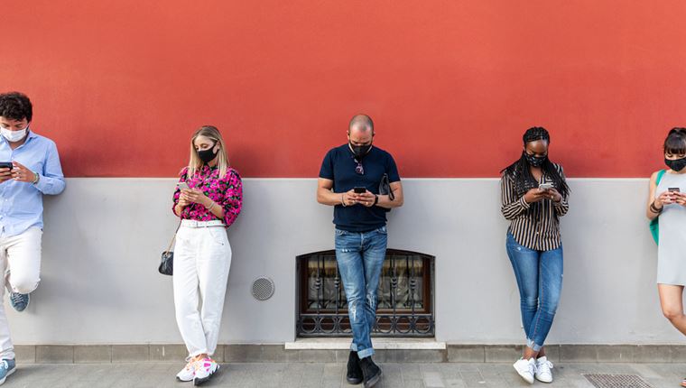 Πόσο εφικτό είναι να μπει κόφτης στα SMS του 13033