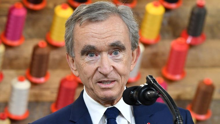 O Bernard Arnault γίνεται όλο και πιο πλούσιος