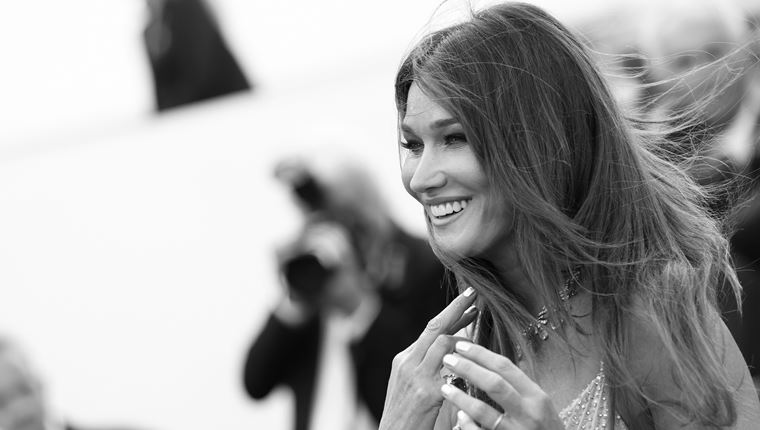 Η Carla Bruni μάγεψε (και) τη Βενετία