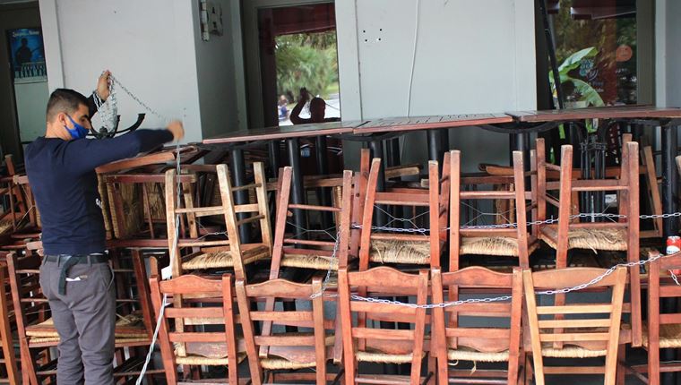 Ανοίγουν σταδιακά αγορά, σχολεία και εστίαση