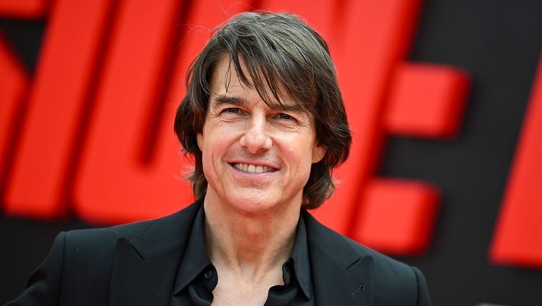 O Tom Cruise τρώει ποπ κορν και το ίντερνετ παραληρεί