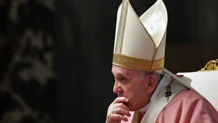 Μία ωρολογιακή βόμβα στα χέρια του Πάπα