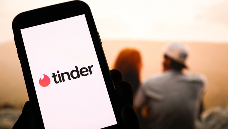 470 ευρώ χρειάζεσαι για να βρεις τον έρωτα της ζωής σου στο Tinder