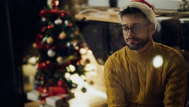Τι μπορείς να κάνεις για να επιβιώσεις από τη χριστουγεννιάτικη κατάθλιψη