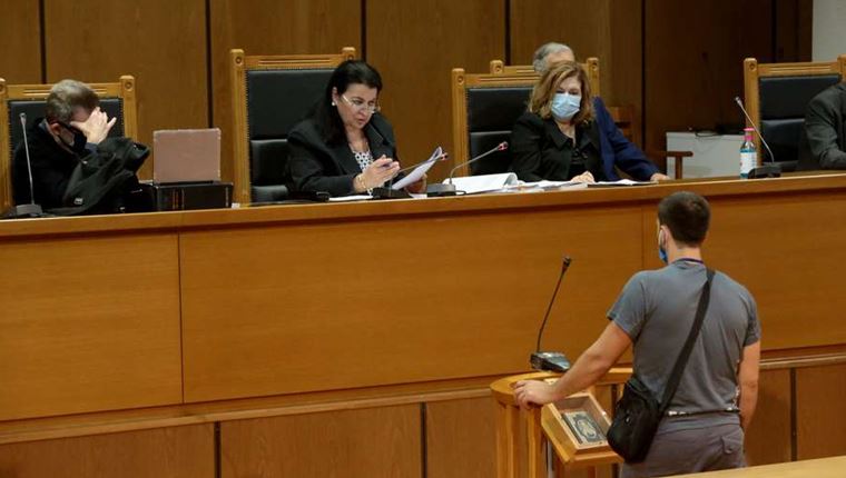 Το αφιέρωμα της Guardian στις γυναίκες που αποκαθήλωσαν τη Χρυσή Αυγή