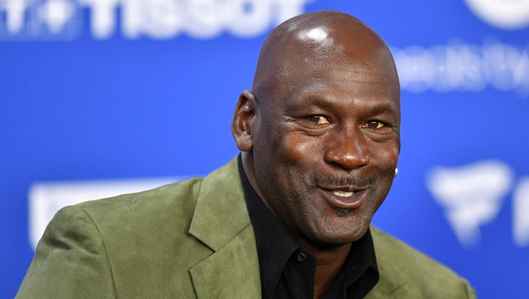 Όλοι αναρωτιούνται γιατί το NBA μετονομάζει το βραβείο MVP σε Michael Jordan Trophy