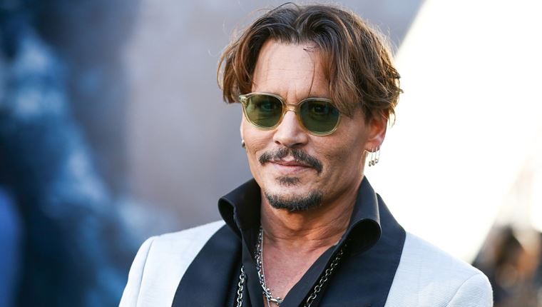 Άλλη μια φωτογραφία του Johnny Depp στον ρόλο του Λουδοβίκου ΙΕ'