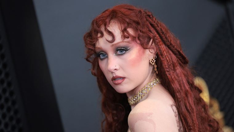 Όλοι μιλούν για την topless εμφάνιση της Chappell Roan στα Grammys 2026