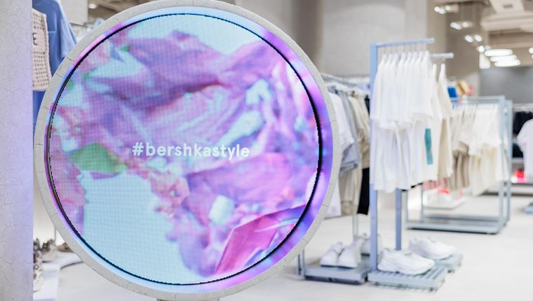 Το νέο image της Bershka στο The Mall Athens είναι εμπειρία