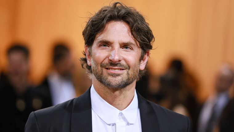 O Bradley Cooper πρωταγωνιστεί στο 'Bullitt' του Steven Spielberg