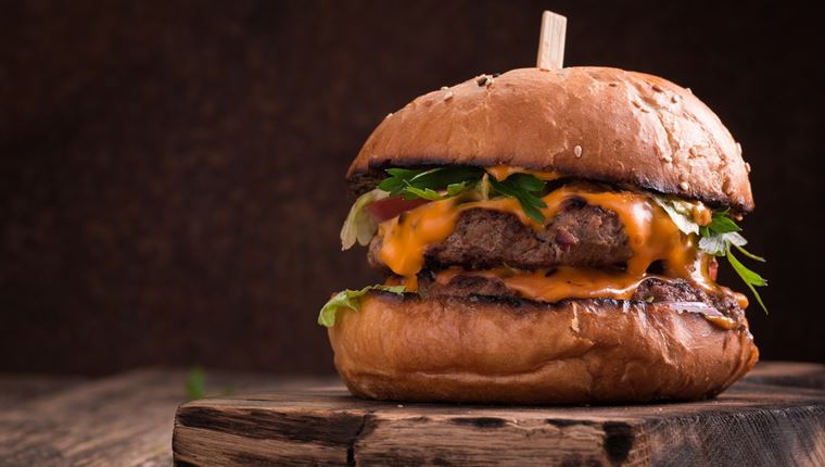 5 απίθανα αθηναϊκά burgers και πώς θα τα φας αμέσως