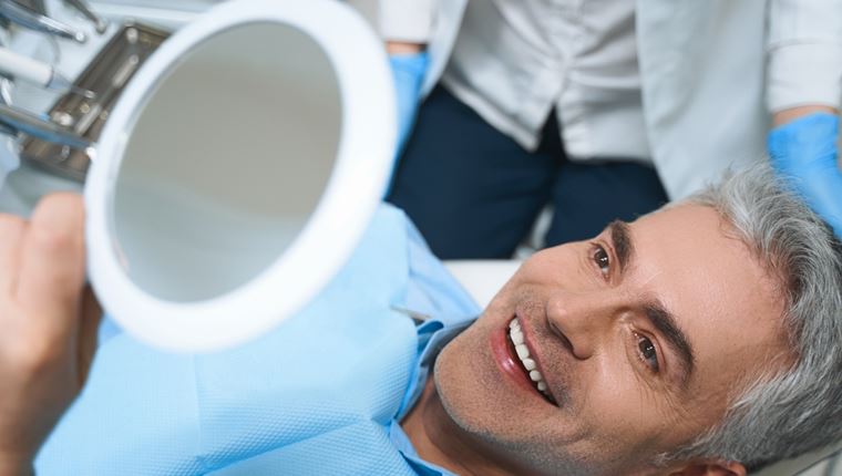 Οδοντικά Εμφυτεύματα: Γιατί αλλάζουν ουσιαστικά τη ζωή μας;