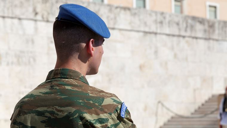 Αυξάνεται κατά 3 μήνες η θητεία στον Στρατό Ξηράς