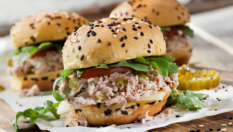 Burger με τόνο κονσέρβας, γιατί όχι;