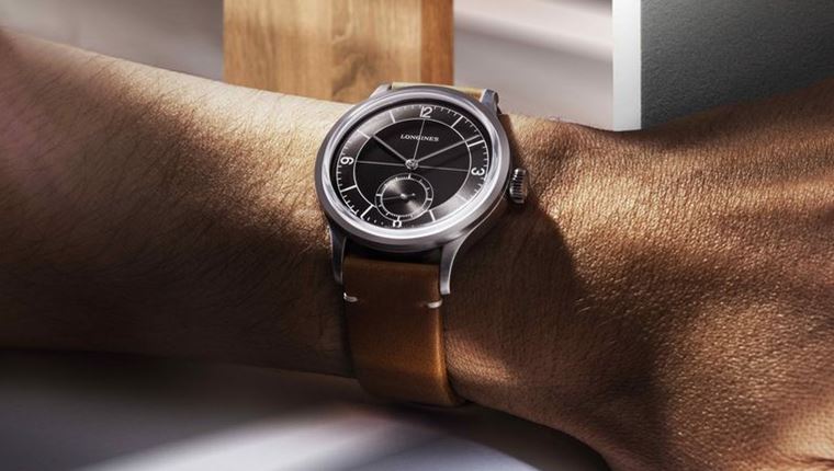 Η Longines ποντάρει στο μαύρο