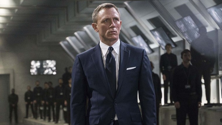 Τα cool outfits του James Bond στο No Time to Die