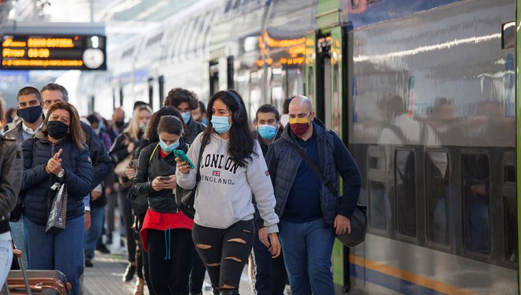 Έκρηξη της μετάλλαξης Όμικρον τους επόμενους δύο μήνες