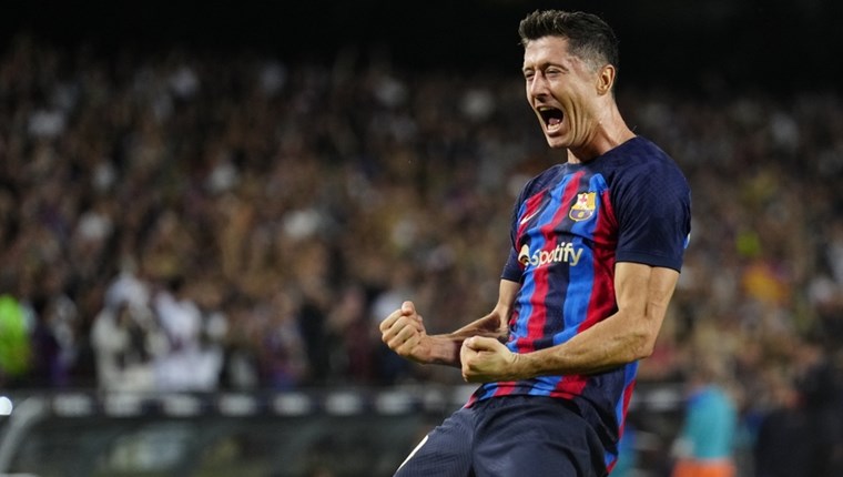 Μερικά 'αστέρια' στο γκαράζ του Robert Lewandowski