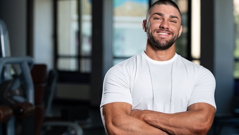 O πιο αποτελεσματικός τρόπος για να χτίσεις μυϊκή μάζα μέσα στον καύσωνα