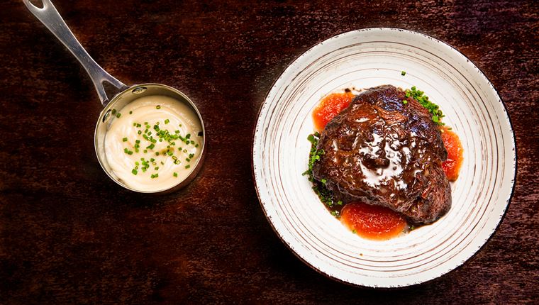 Στο Steak Alive, το εκλεκτό κρέας έχει τον πρώτο και τον τελευταίο λόγο