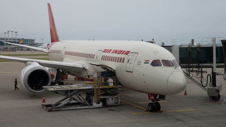 Αεροπορική τραγωδία στην Ινδία με 242 επιβαίνοντες-Πρώτη φορά που συντρίβεται Boeing 787