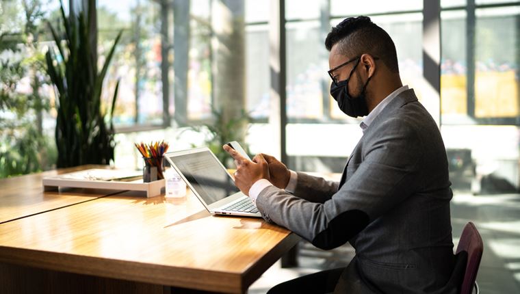 H μάσκα της Apple για τον κορονοϊό