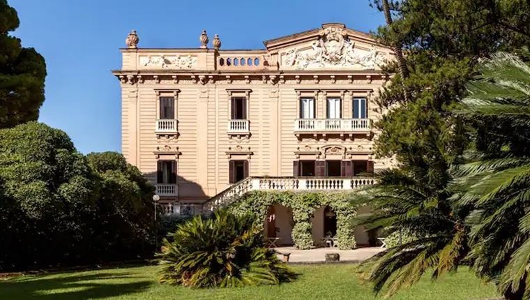 Η χλιδάτη βίλα του White Lotus είναι διαθέσιμη για ενοικίαση στo Airbnb