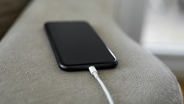 Μια απλή λύση για πολύ γρήγορη φόρτιση στο κινητό σου