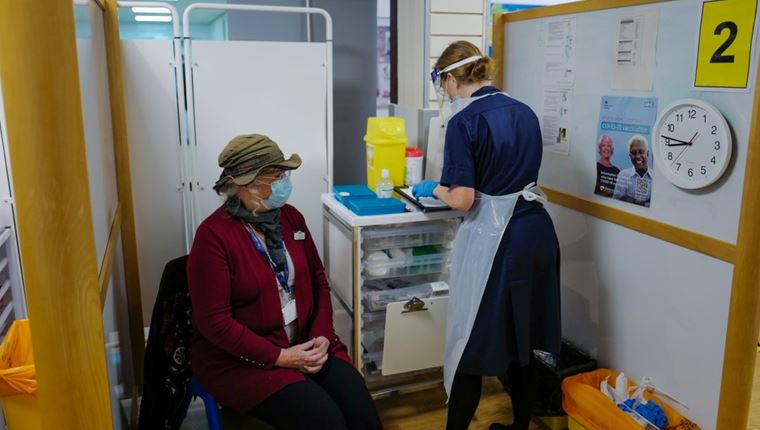 Μέσα σε 6 εβδομάδες θα είναι έτοιμο το εμβόλιο για τη μετάλλαξη του κορονοϊου